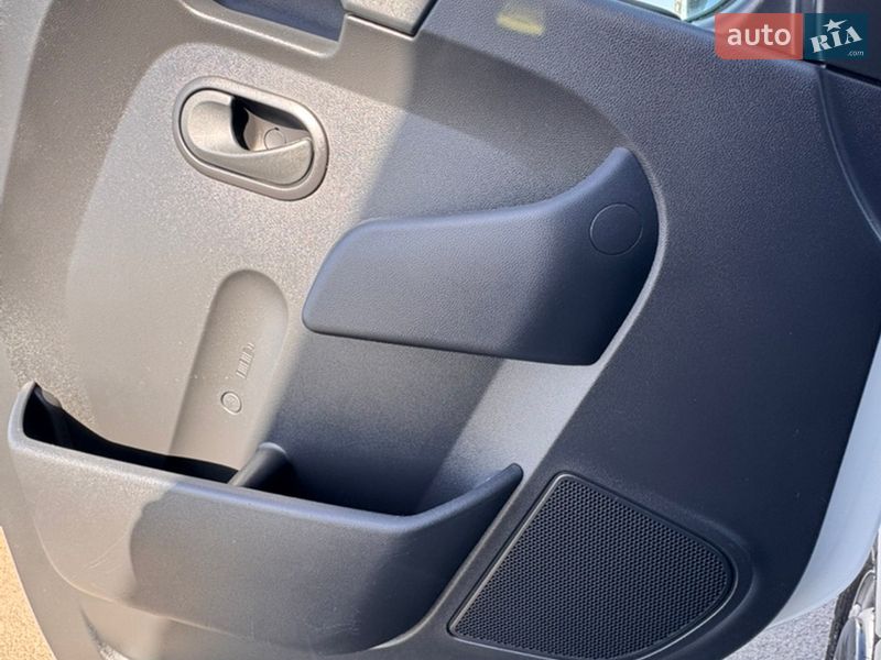 Грузовой фургон Renault Master 2022 в Киеве