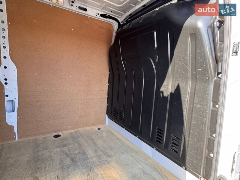 Грузовой фургон Renault Master 2022 в Киеве