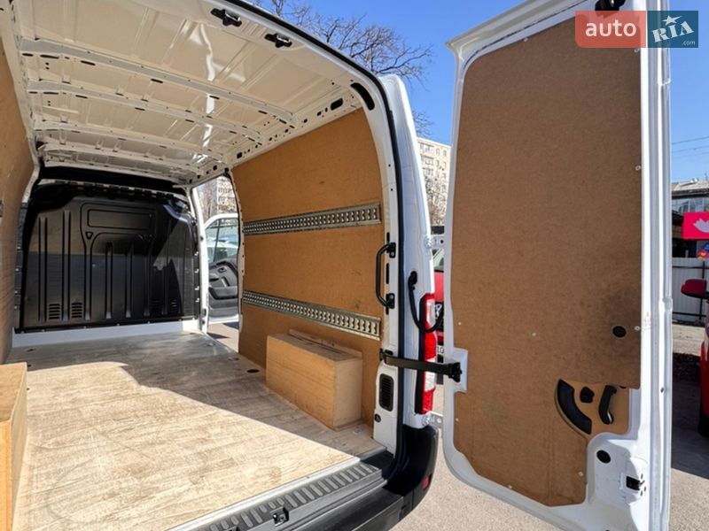 Грузовой фургон Renault Master 2022 в Киеве