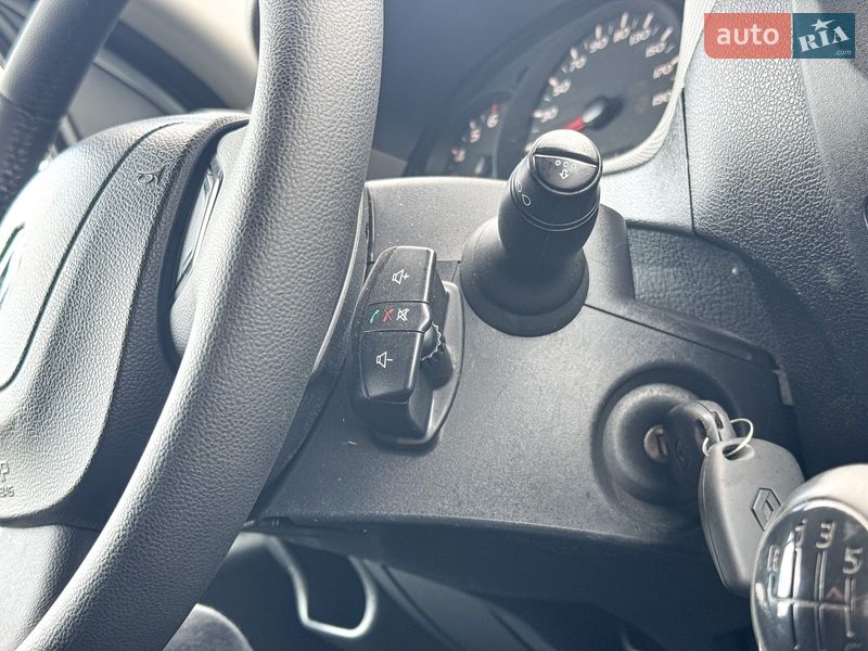 Грузовой фургон Renault Master 2015 в Ровно