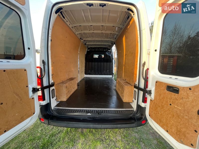 Вантажний фургон Renault Master 2015 в Рокитному
