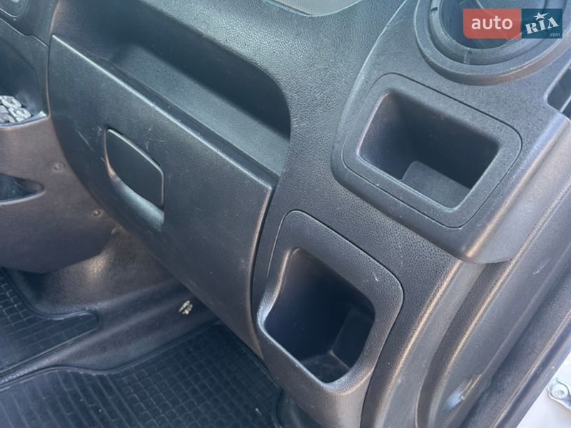 Автовоз Renault Master 2011 в Черкассах