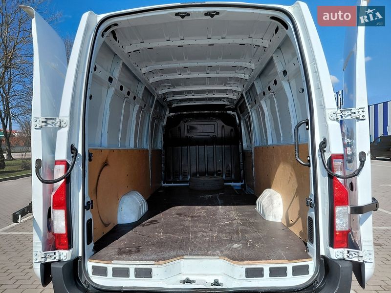 Вантажний фургон Renault Master 2023 в Івано-Франківську
