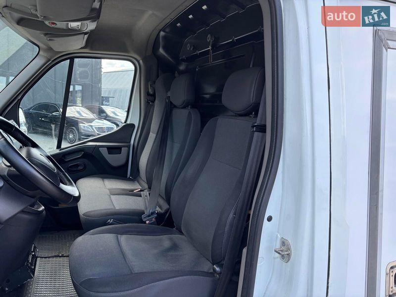 Грузовой фургон Renault Master 2017 в Львове