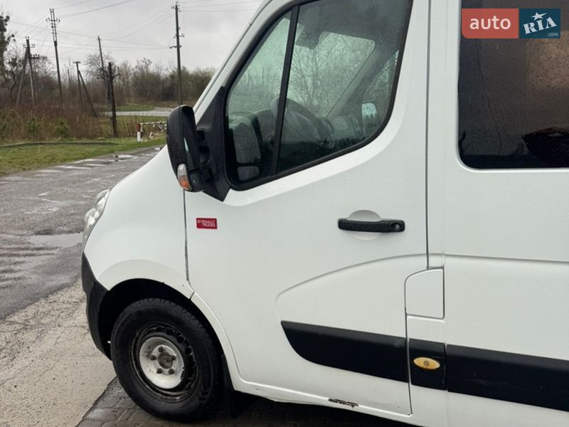 Грузопассажирский фургон Renault Master 2017 в Львове