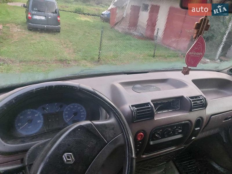 Грузовой фургон Renault Master 2001 в Львове