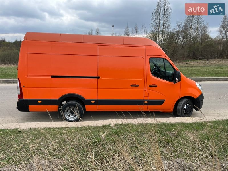 Вантажний фургон Renault Master 2018 в Львові