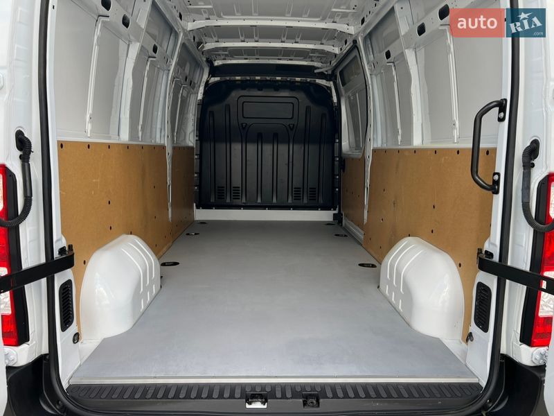 Грузовой фургон Renault Master 2022 в Дубно