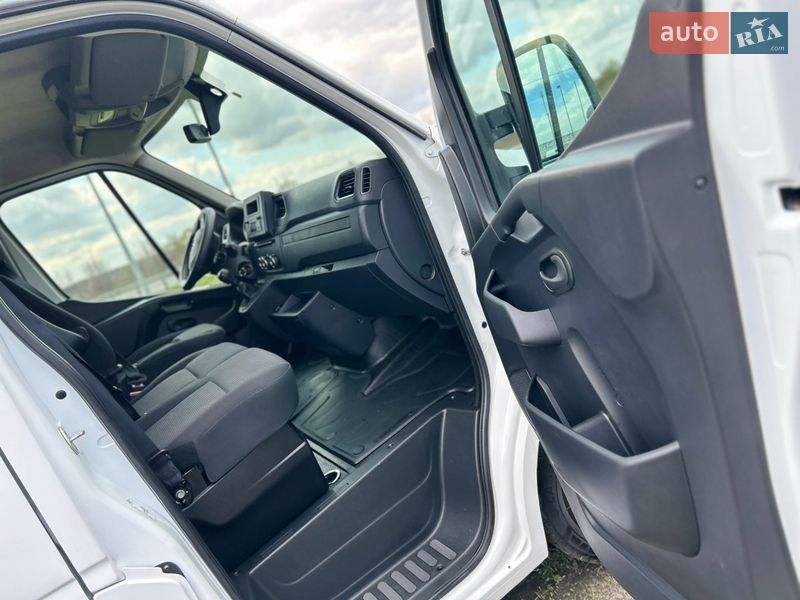 Грузовой фургон Renault Master 2024 в Стрые