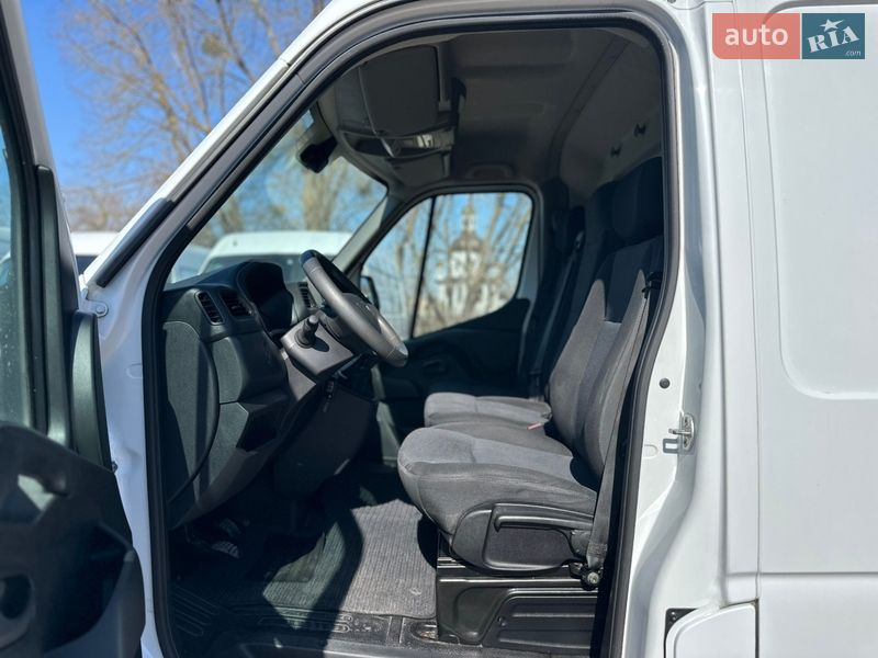 Вантажний фургон Renault Master 2021 в Рівному