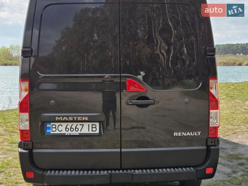 Вантажний фургон Renault Master 2015 в Золочеві
