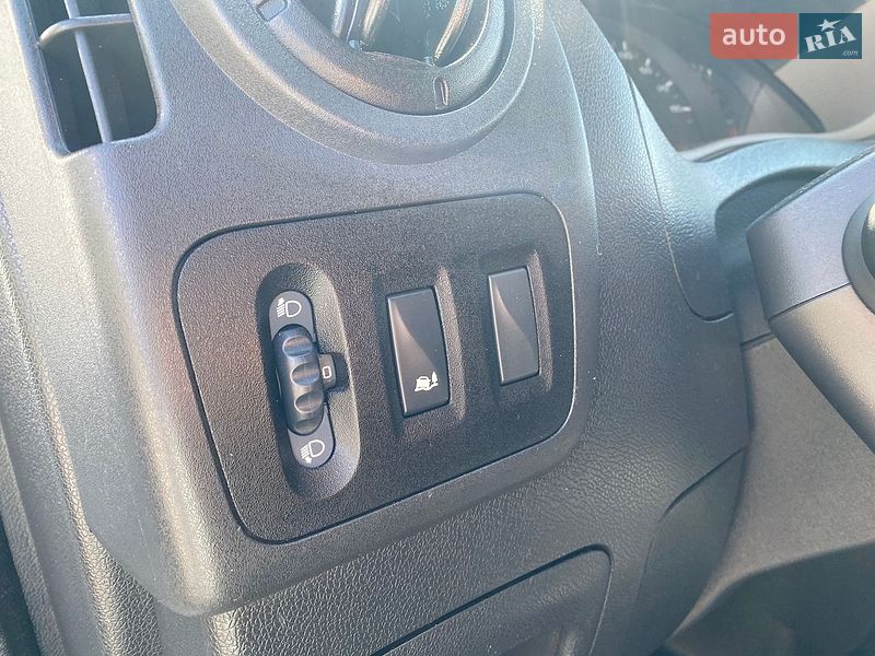 Вантажний фургон Renault Master 2015 в Києві
