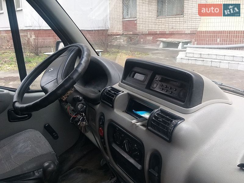 Вантажний фургон Renault Master 2002 в Дніпрі