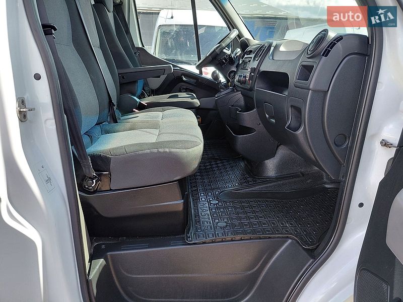 Грузовой фургон Renault Master 2015 в Ивано-Франковске