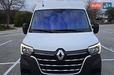 Вантажний фургон Renault Master 2020 в Чернівцях