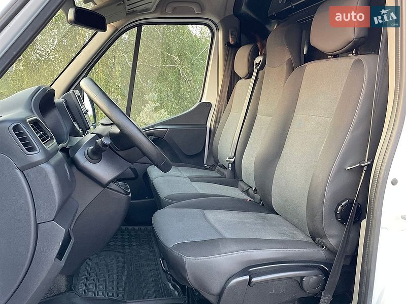 Вантажний фургон Renault Master 2021 в Дніпрі