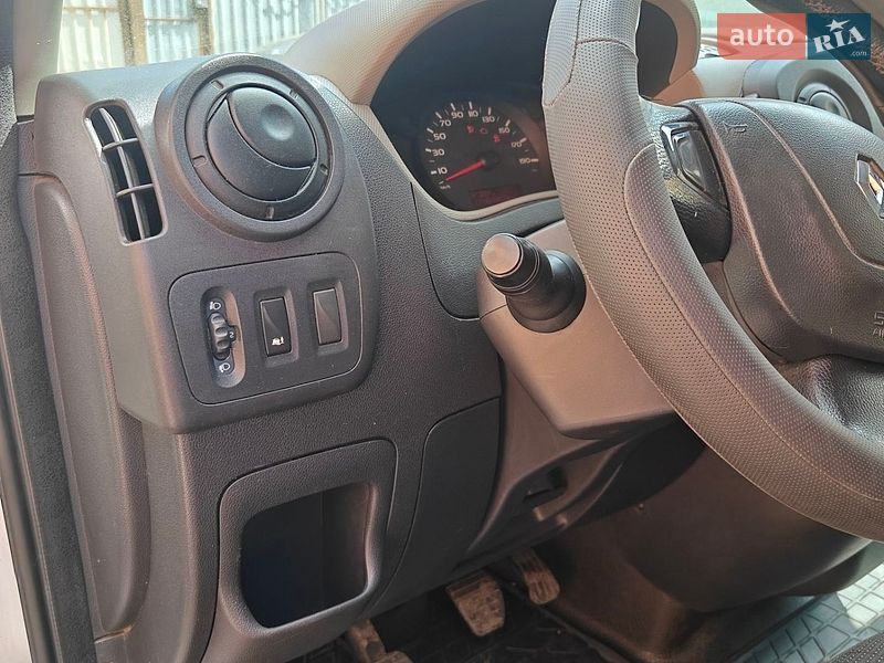 Мікроавтобус вантажний (до 3,5т) Renault Master 2015 в Полтаві