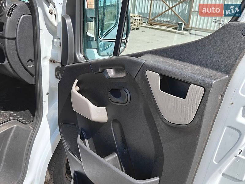 Мікроавтобус вантажний (до 3,5т) Renault Master 2015 в Полтаві
