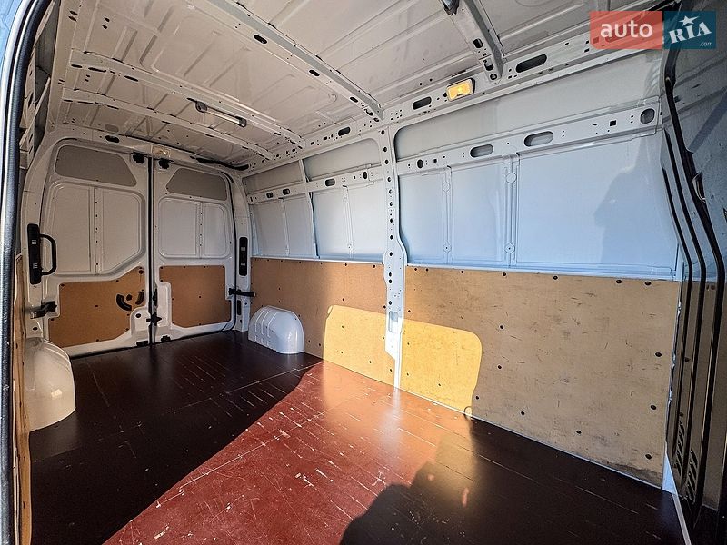 Вантажний фургон Renault Master 2021 в Рівному