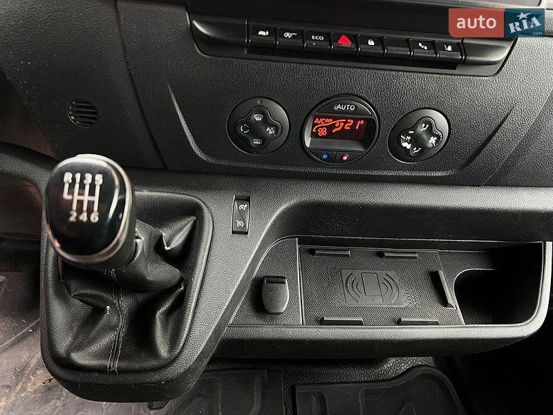 Вантажний фургон Renault Master 2019 в Тернополі