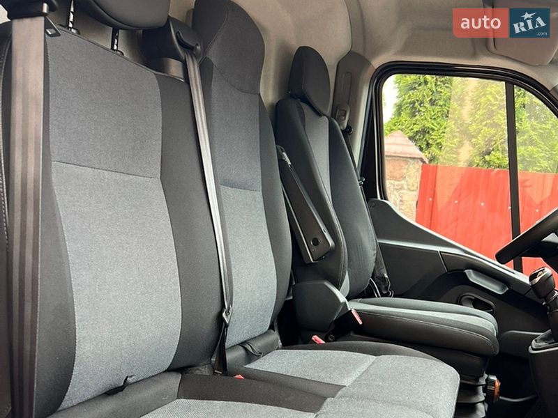 Вантажний фургон Renault Master 2019 в Тернополі