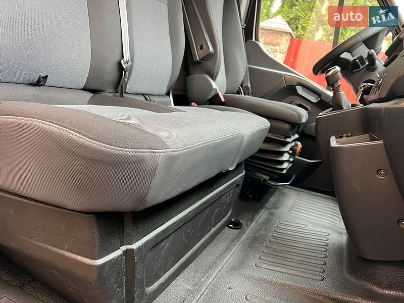 Вантажний фургон Renault Master 2019 в Тернополі