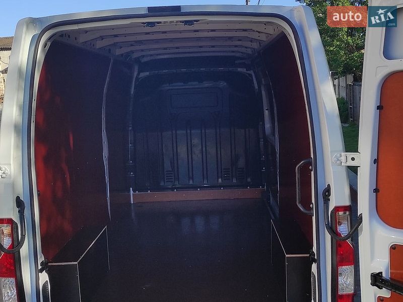 Грузовой фургон Renault Master 2021 в Дубно