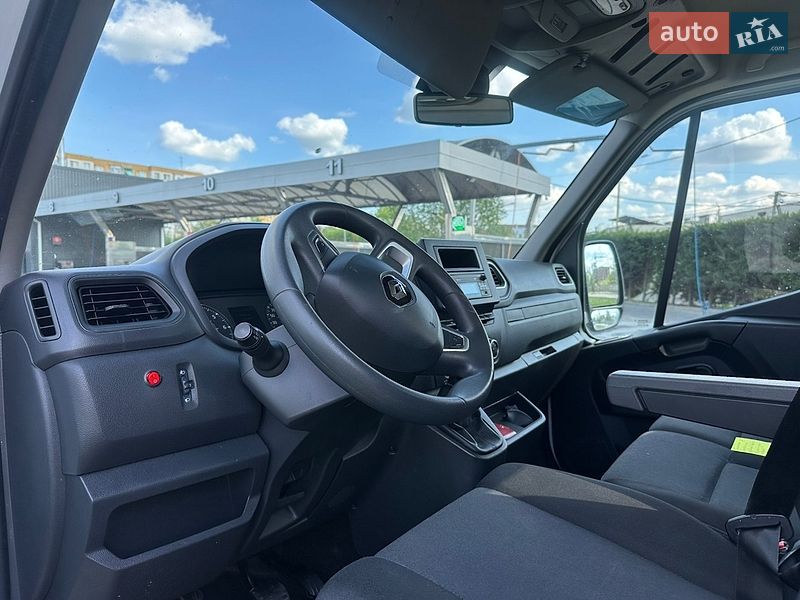 Автовоз Renault Master 2020 в Ужгороде