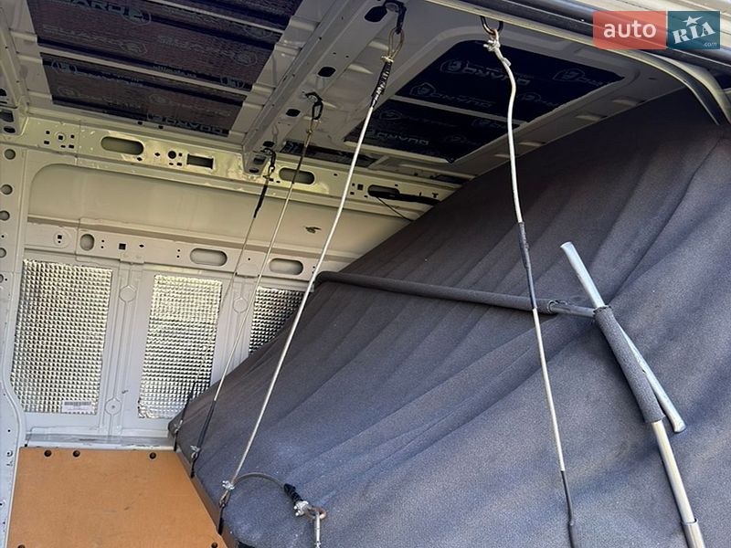 Грузовой фургон Renault Master 2016 в Львове