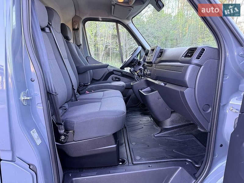 Грузовой фургон Renault Master 2022 в Киеве