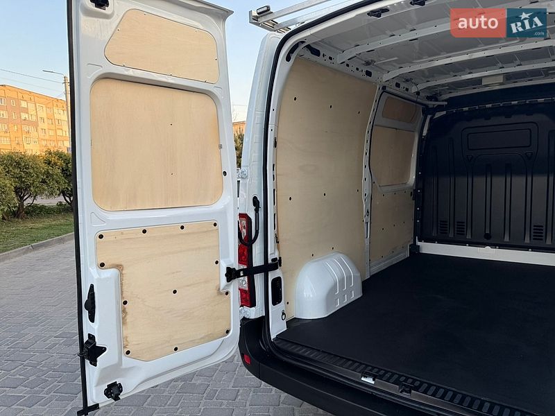 Грузовой фургон Renault Master 2018 в Дубно