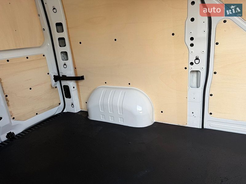 Грузовой фургон Renault Master 2018 в Дубно