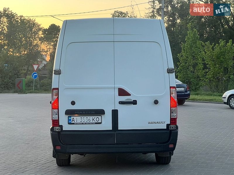 Вантажний фургон Renault Master 2015 в Житомирі