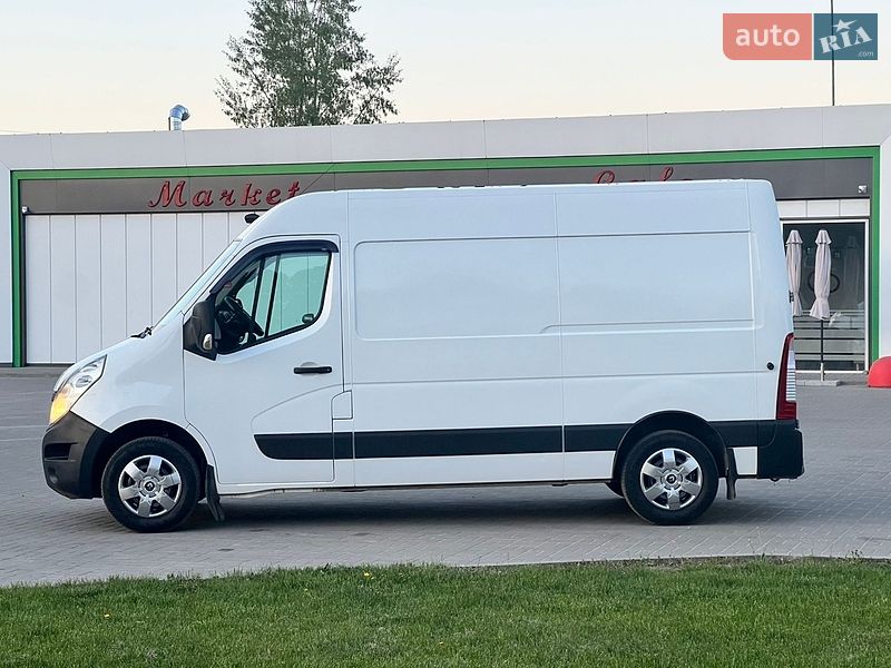 Вантажний фургон Renault Master 2015 в Житомирі