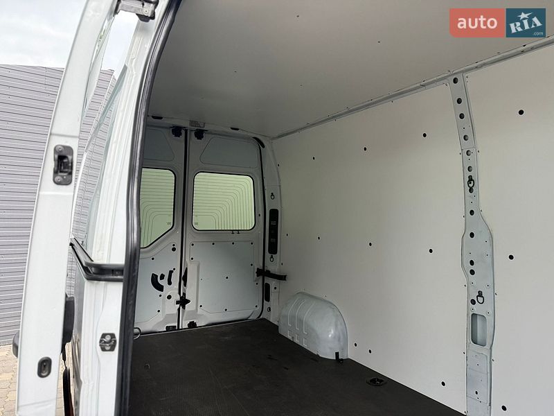 Грузовой фургон Renault Master 2021 в Черновцах