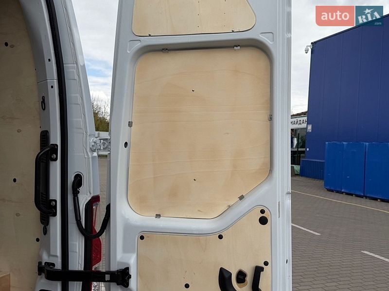 Грузовой фургон Renault Master 2021 в Дубно