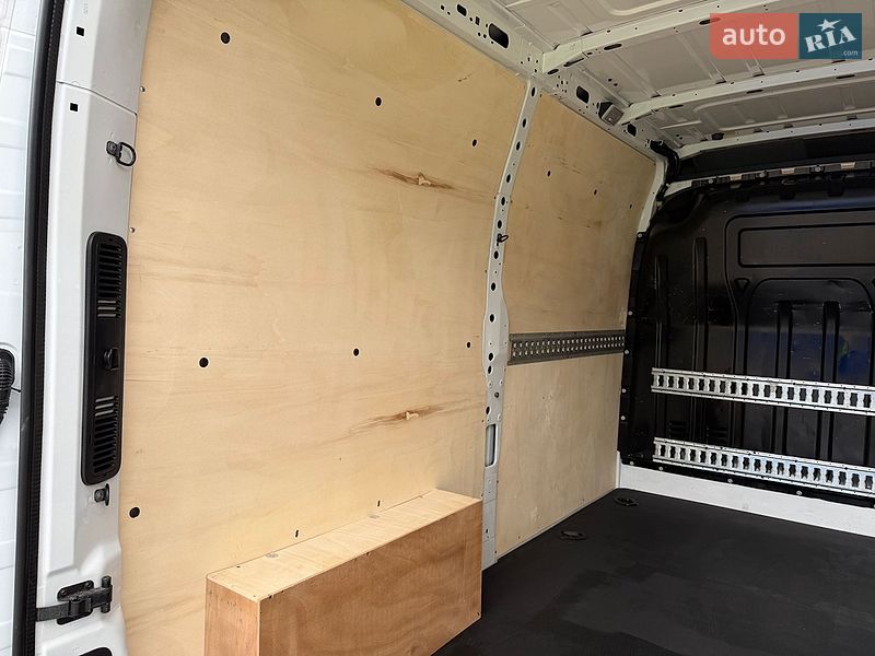 Грузовой фургон Renault Master 2021 в Дубно