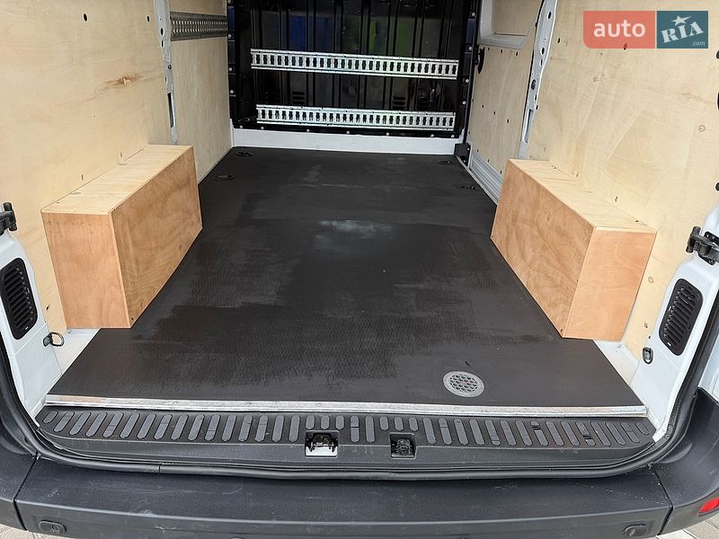 Грузовой фургон Renault Master 2021 в Дубно