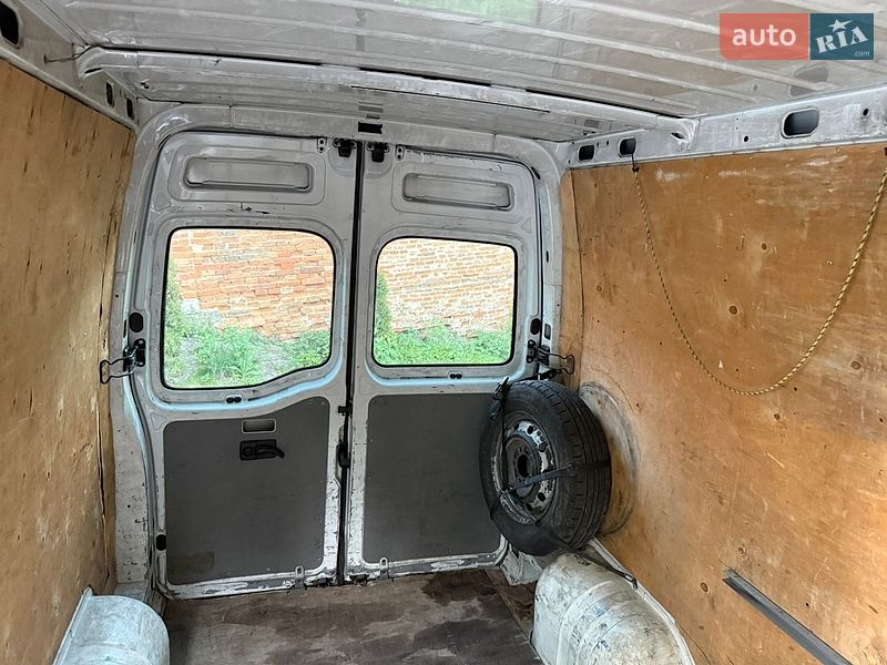 Вантажний фургон Renault Master 2007 в Тернополі