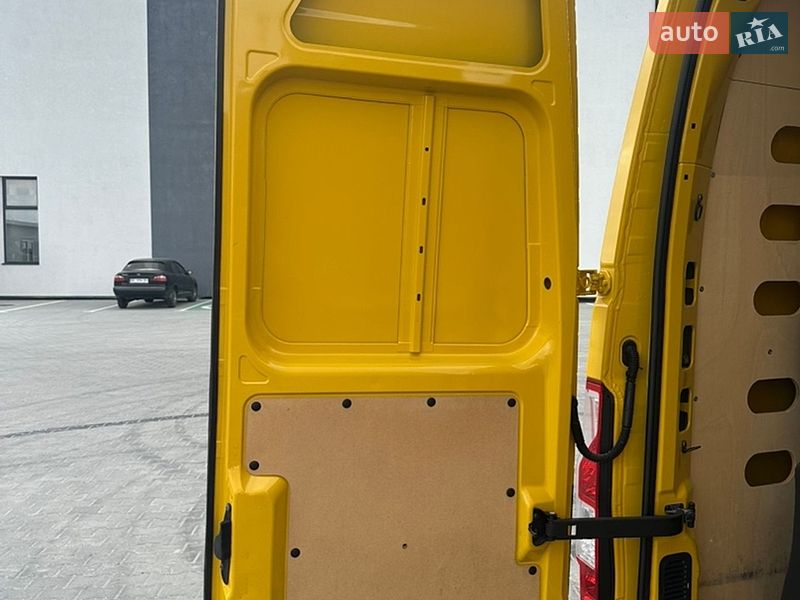 Грузовой фургон Renault Master 2020 в Львове