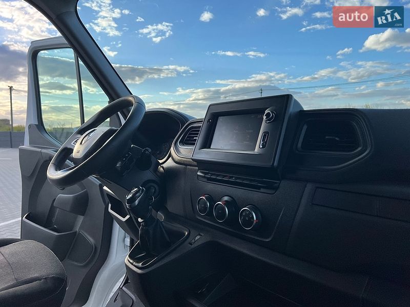 Вантажний фургон Renault Master 2021 в Дубні