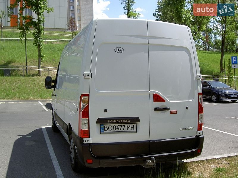 Вантажний фургон Renault Master 2017 в Львові
