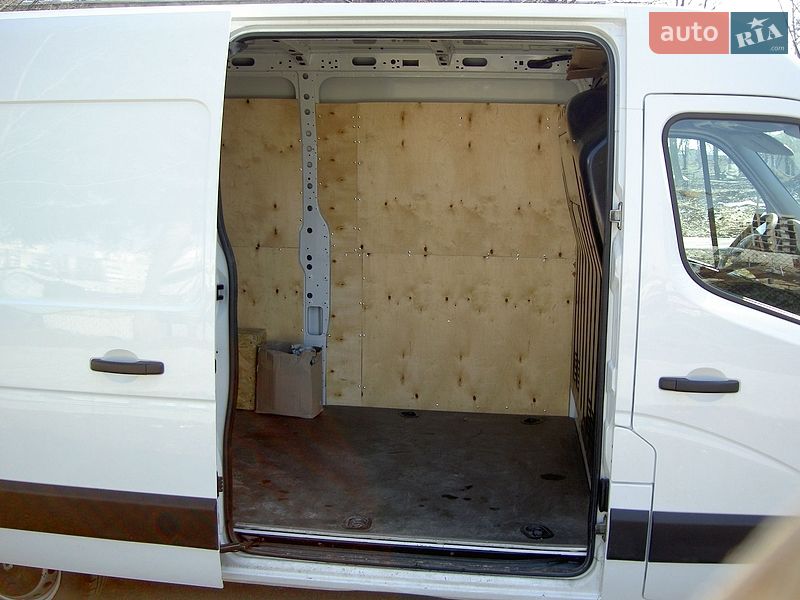 Вантажний фургон Renault Master 2017 в Львові