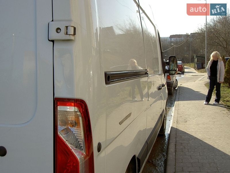 Вантажний фургон Renault Master 2017 в Львові