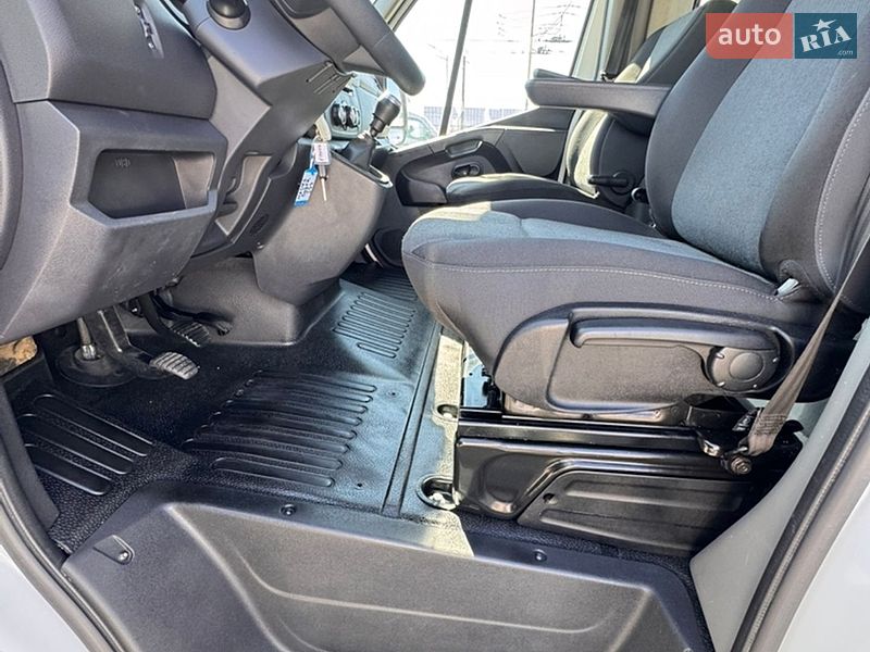 Вантажний фургон Renault Master 2021 в Києві