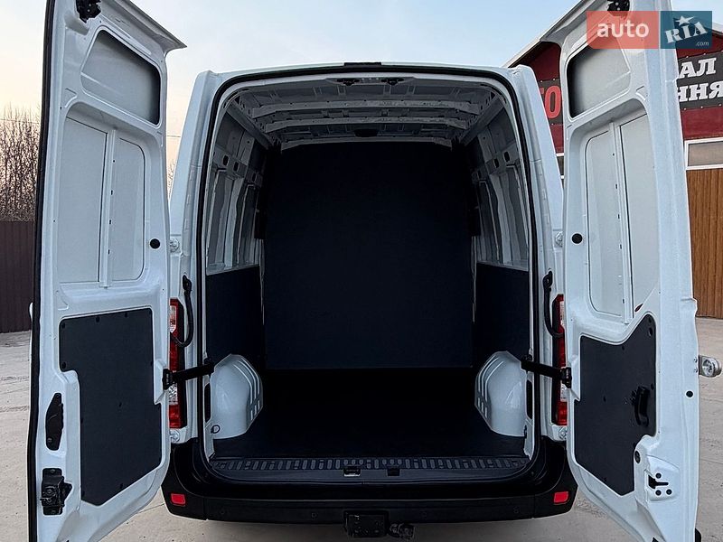 Грузопассажирский фургон Renault Master 2017 в Луцке