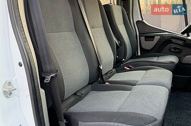 Грузопассажирский фургон Renault Master 2017 в Луцке