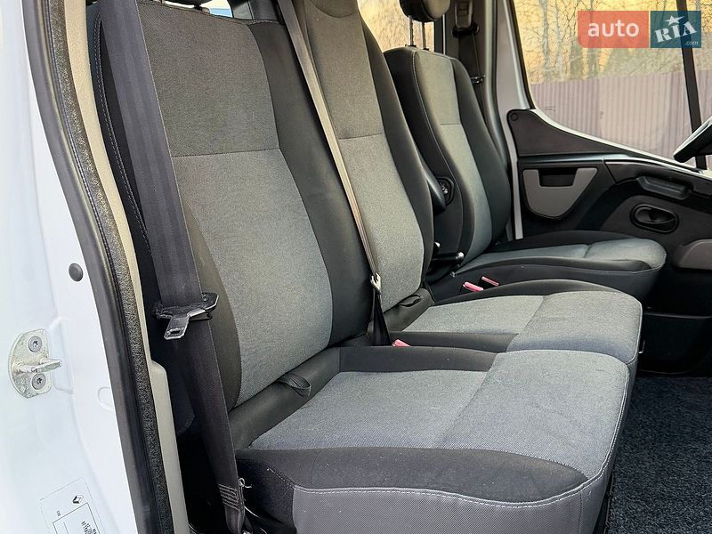 Грузопассажирский фургон Renault Master 2017 в Луцке
