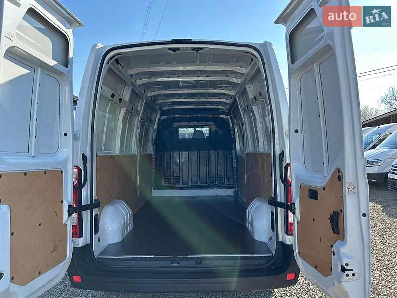 Грузовой фургон Renault Master 2018 в Хусте