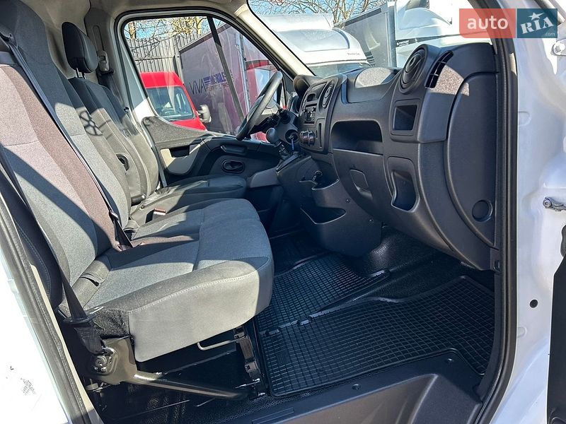 Грузовой фургон Renault Master 2018 в Хусте